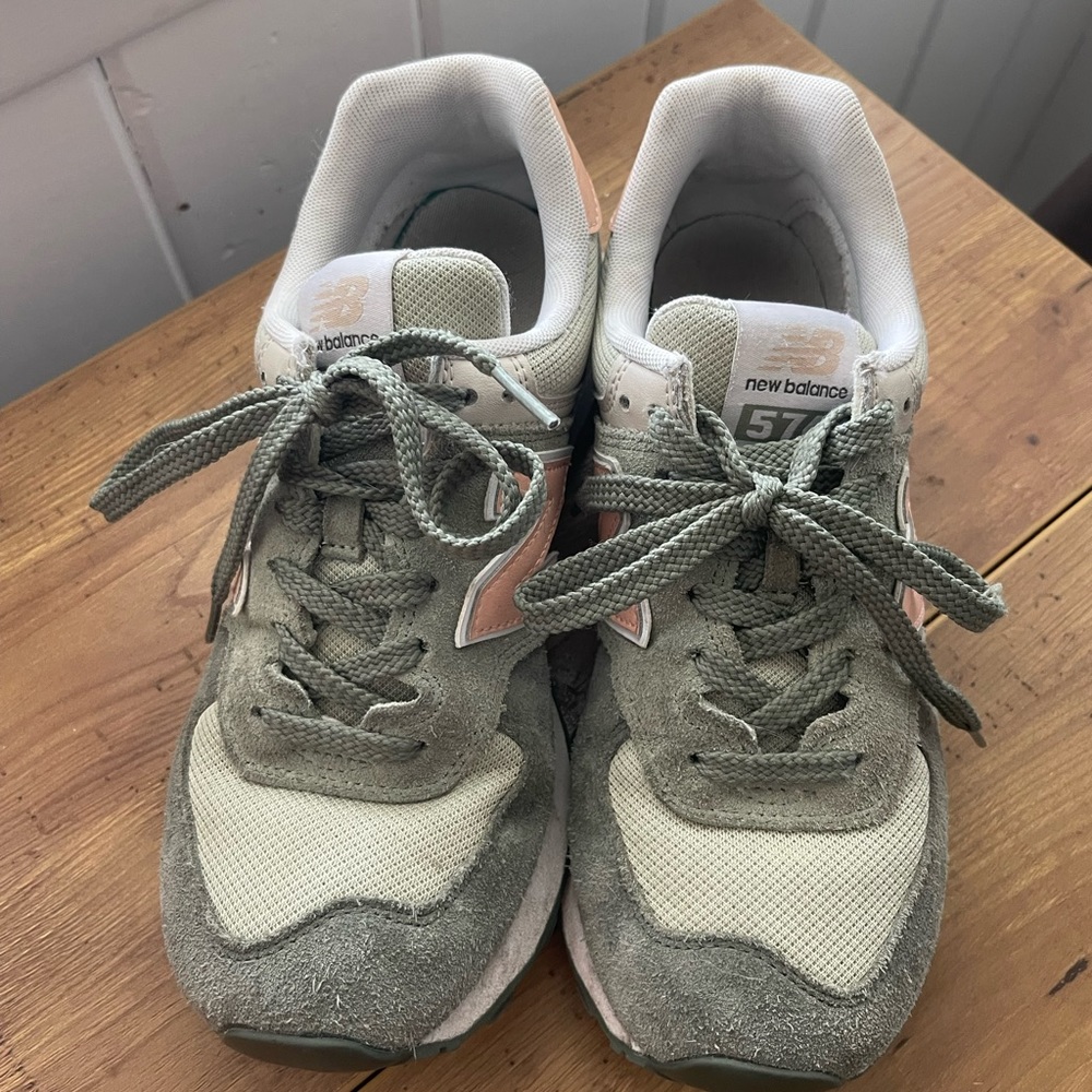 Size 8.5 Green New Balance 574s - Picture 2 of 5